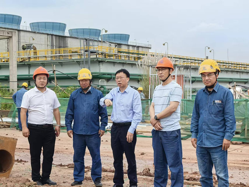 傅利才、郭春建到化工園區(qū)項(xiàng)目現(xiàn)場(chǎng)開(kāi)展節(jié)前安全檢查(圖2)